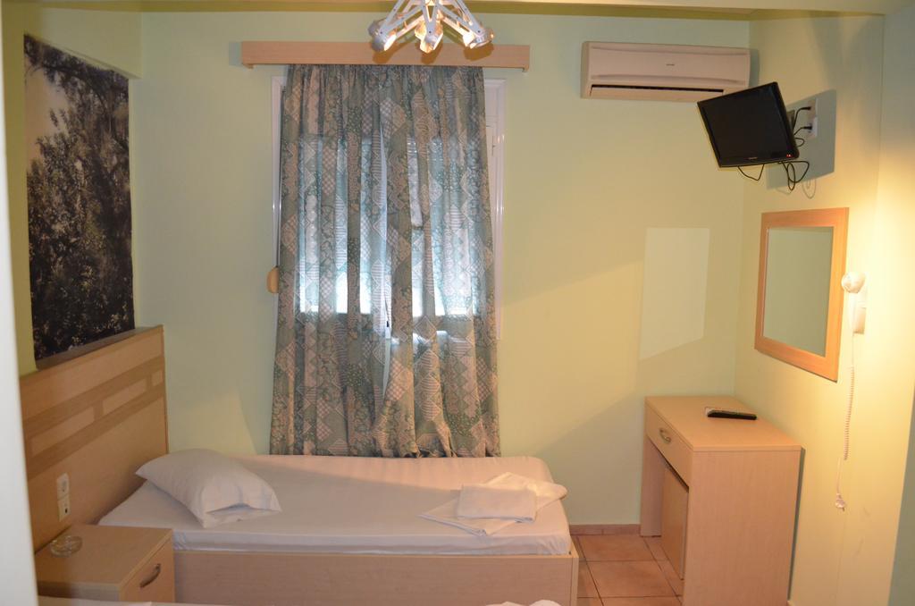 Fontana Rooms Mytilíni 객실 사진