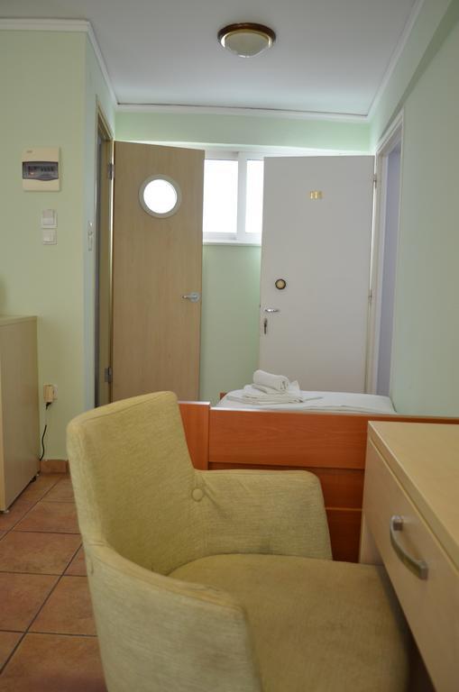 Fontana Rooms Mytilíni 객실 사진