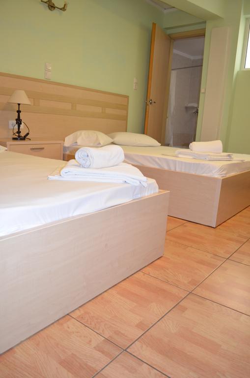 Fontana Rooms Mytilíni 객실 사진